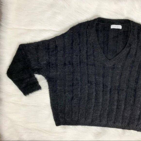 Oak and Fort Fuzzy Sweater V-neck Brushed Knit Black pullover fluffy Size XS - Picture 10 of 16
